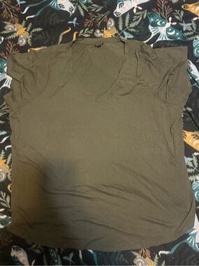 Torrid Olive Green V-Neck Flutter Sleeve Top Size 6